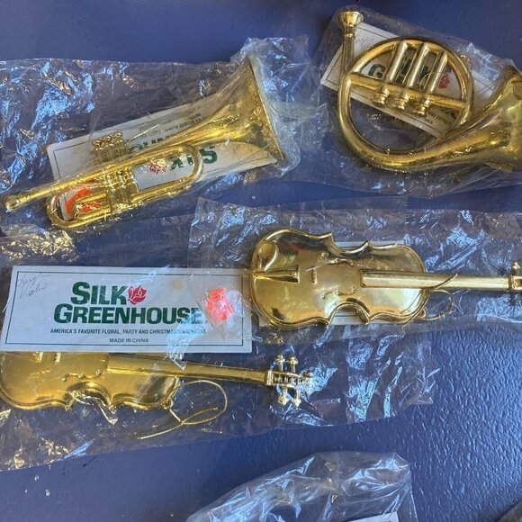 18 Crafters Musical Christmas Pieces, NWT - Picture 5 of 7